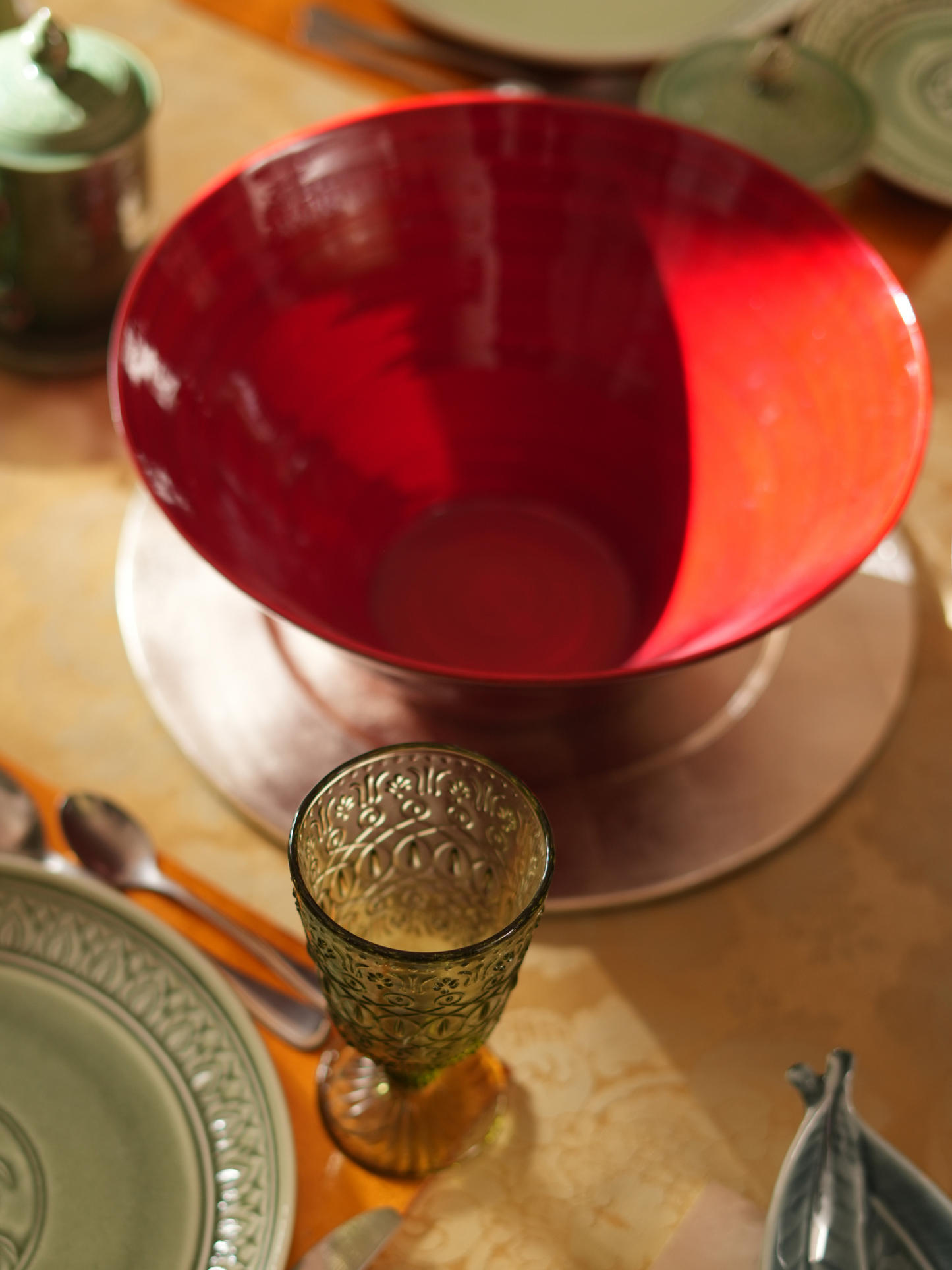 V-Shaped Red Lacquer Bowl
